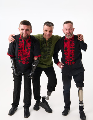 Męska koszula haftowana (wyszywanka) Koza Dereza x Superhumans, czarna