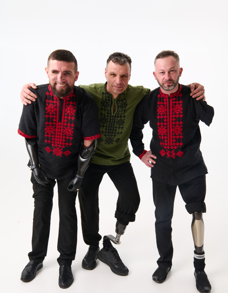 Męska koszula haftowana (wyszywanka) Koza Dereza x Superhumans, czarna