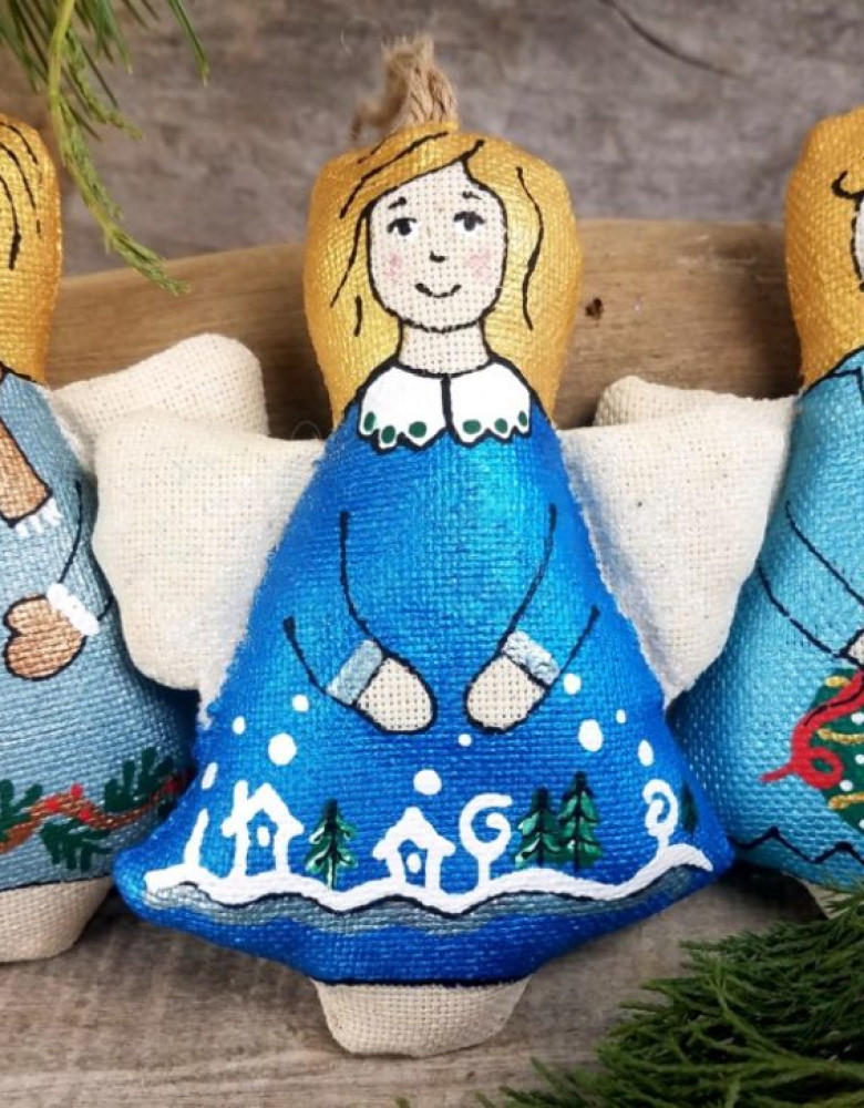 Pamiątka waniliowo-aromatyzowana "Aniołek z bożonarodzeniowym wianuszkiem"